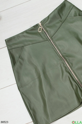 Женская зеленая юбка из эко-кожи