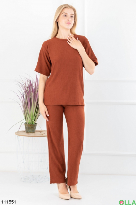 Жіночий коричневий комплект з футболки та брюк