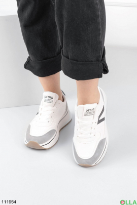 Жіночі сіро-білі кросівки на платформі