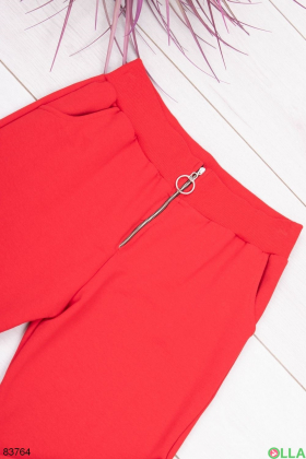Жіночі червоні спортивні брюки