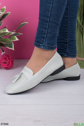 Perforated women's shoes