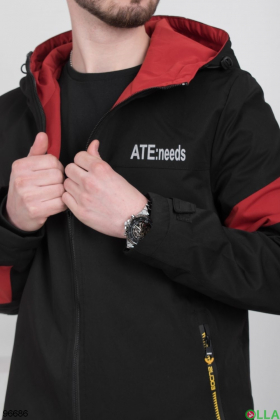 Мужская черно-красная куртка с капюшоном