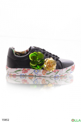 Женские кроссовки с цветами из пайеток