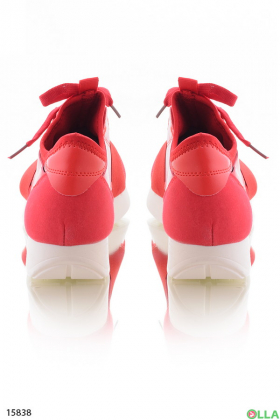Женские красные кроссовки