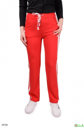 Женские красные брюки с белыми лампасами