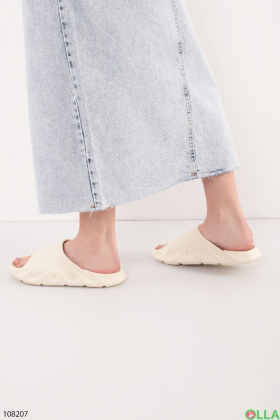 Women's beige slippers