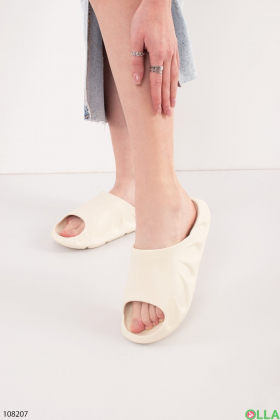 Women's beige slippers