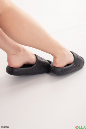 Women's black slippers