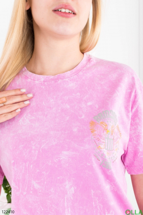 Женская розовая футболка оверсайз с принтом