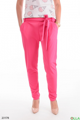 Женские розовые брюки с ремнем
