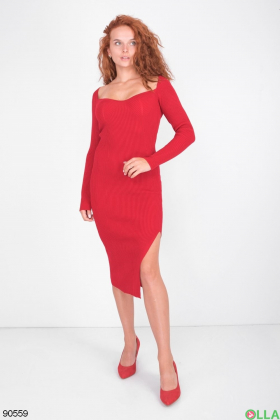 Женское красное трикотажное платье