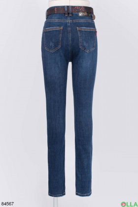 Жіночі сині джинси з ременем в класичному стилі