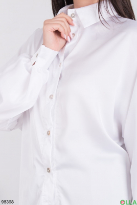 Жіноча біла сорочка