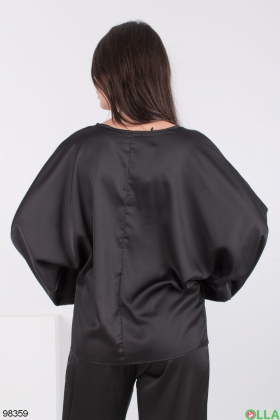 Жіноча чорна блузка