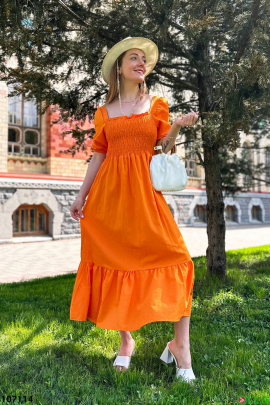 Жіноча оранжева сукня