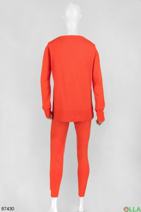 Женский костюм-тройка морковного цвета