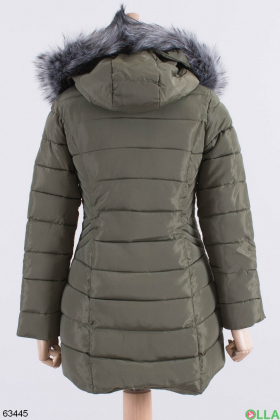 Жіноча зимова куртка кольору хакі