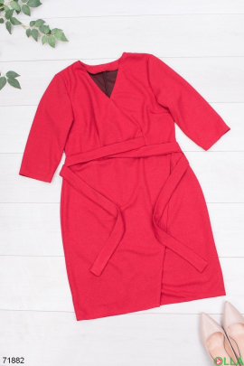 Жіноча червона сукня з поясом
