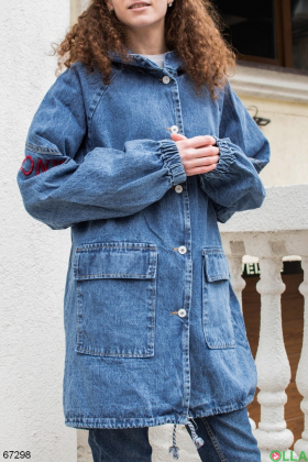 Жіноча джинсова куртка з капюшоном