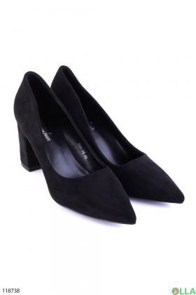 Женские черные туфли из эко-замши на каблуке