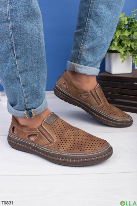 Чоловічі коричневі туфлі з перфорацією