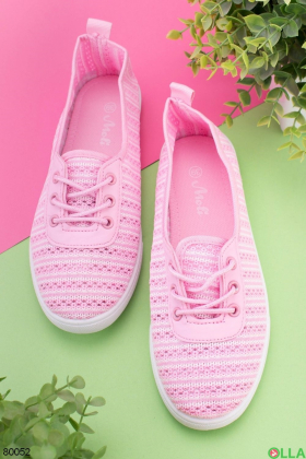 Женские розовые кроссовки на шнуровке