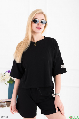 Женский черный комплект из футболки и шорт