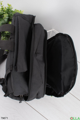 Жіночий чорний рюкзак з принтом