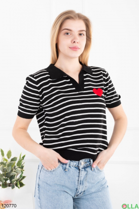Женская черно-белая футболка в полоску