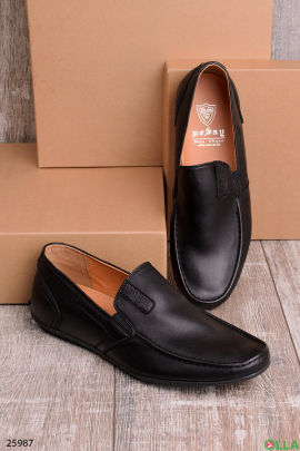 Мужские туфли черного цвета