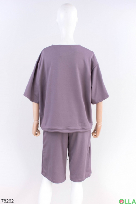 Женский фиолетовый костюм из футболки и шорт