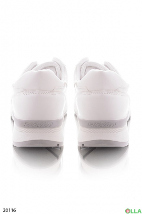 Жіночі кросівки білого кольору