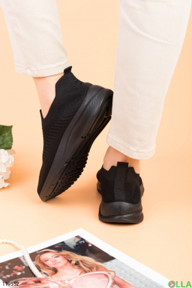 Жіночі чорні кросівки з текстилю