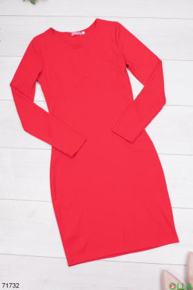 Женское красное трикотажное платье