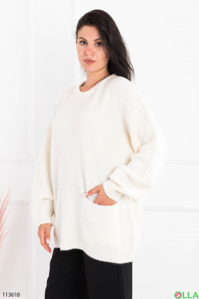 Жіночий светр молочного кольору