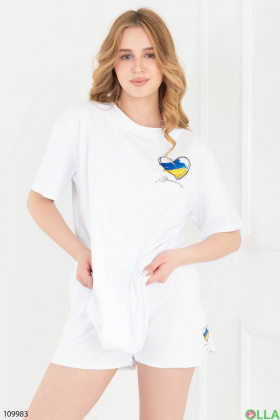 Женский белый комплект из футболки и шорт