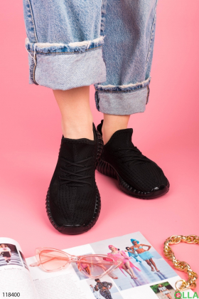 Женские черные кроссовки из текстиля