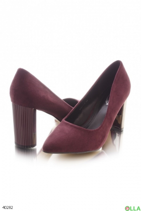 Burgundy heeled shoes
