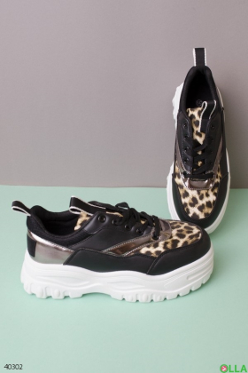 Жіночі кросівки зі вставкою під леопард