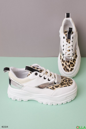 Жіночі кросівки зі вставкою під леопард