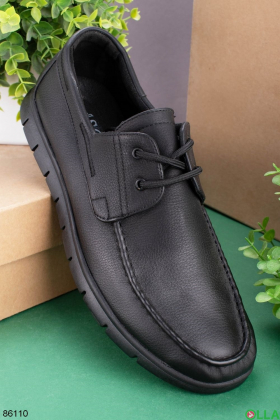 Мужские черные туфли на шнуровке