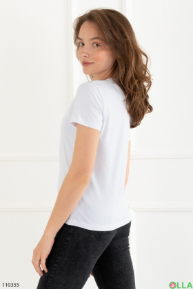 Женская белая футболка с надписями