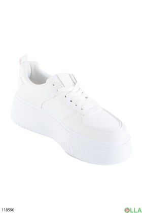 Жіночі білі кросівки з екошкіри.