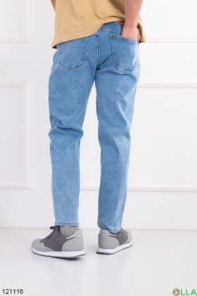 Men's light blue jeans with belt