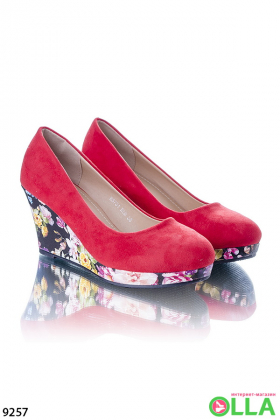 Women's shoes with floral wedges