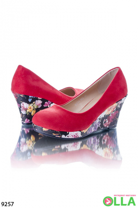 Women's shoes with floral wedges