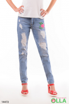 Женские джинсы с цветочными нашивками