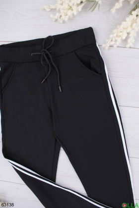 Женские спортивные брюки черного цвета на флисе