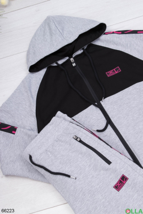 Women's tracksuit with a hood
