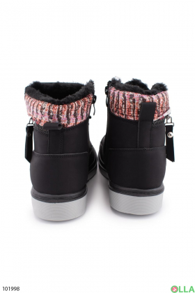 Women's black winter boots